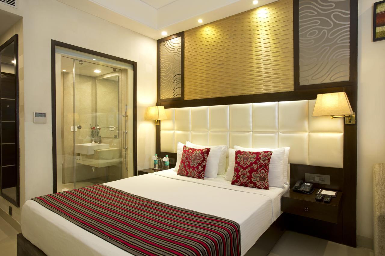 Inde Hotel Chattarpur New Delhi Eksteriør bilde
